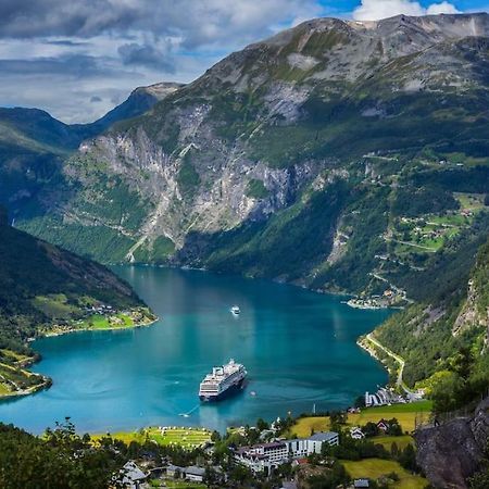 Leilighet I Hjertet Av Sunnmore! Sykkylven Esterno foto