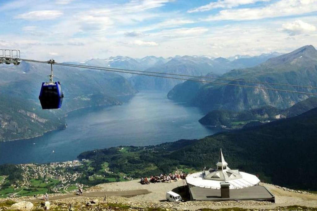 Leilighet I Hjertet Av Sunnmore! Sykkylven Esterno foto